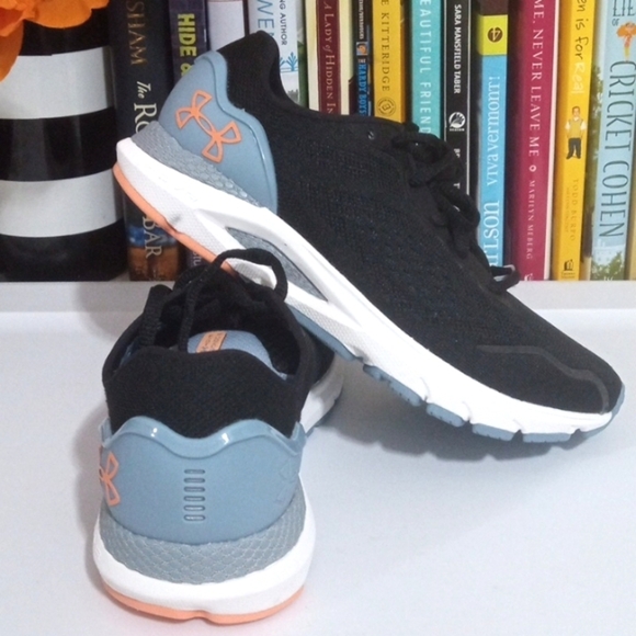 UNDER ARMOUR BLACK BLUE GRANITE HOVR SONIC 6 SNEAKERS SIZE 5 NWT - Picture 1 of 8